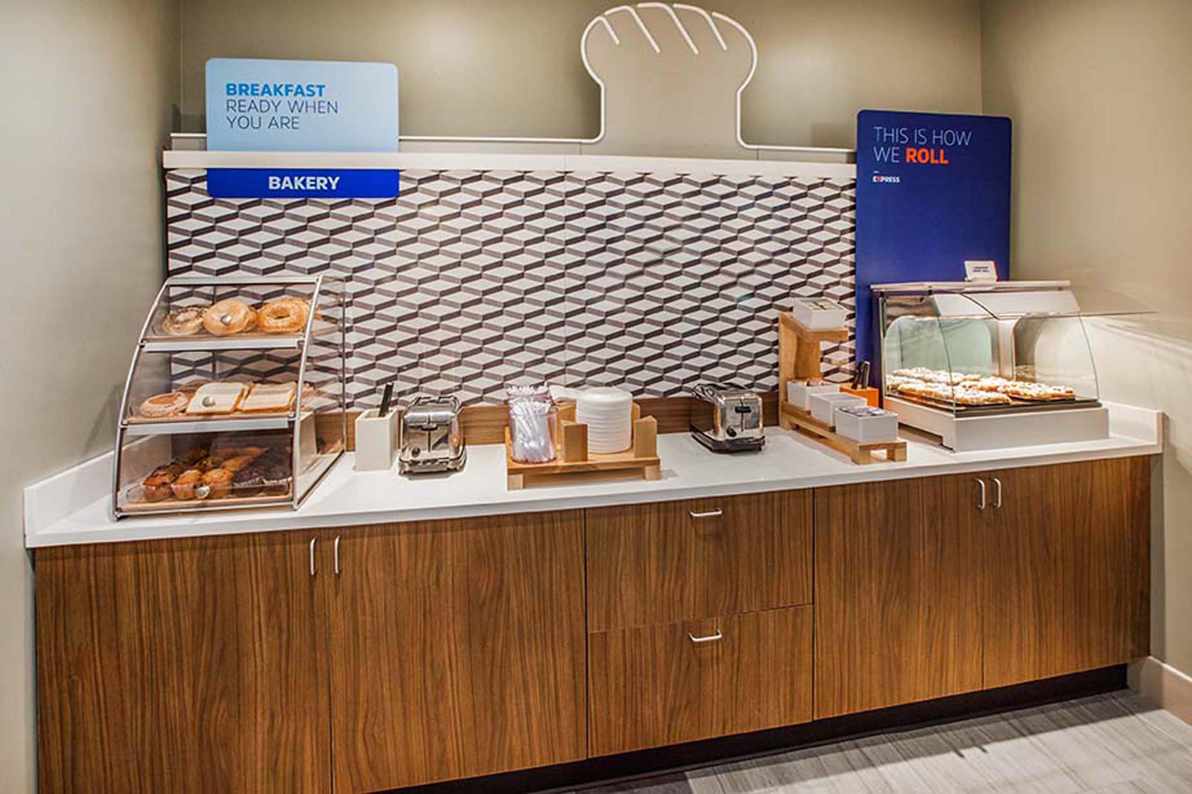 Holiday Inn Express - Canton By Ihg Dış mekan fotoğraf